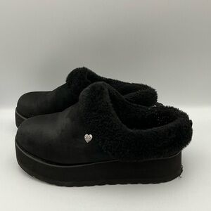 BOBS from Sketchers Clogs Size 6.5 Black Fur Lined Clog/Slippers 1.5” sole